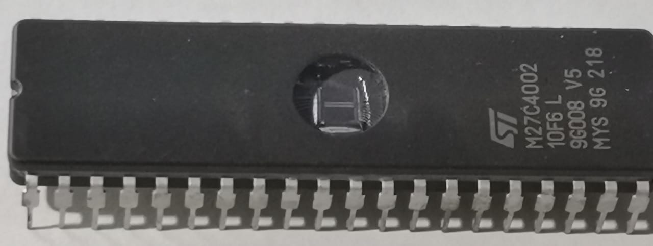 M27C4002 EPROM IC